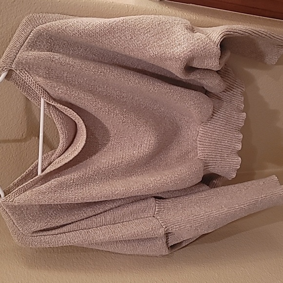 Boat neck or off shoulder sweater 🤎 - Picture 14 of 15